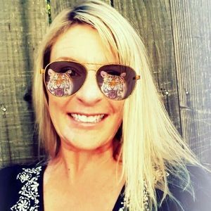 Meet your Posher, Rebecca